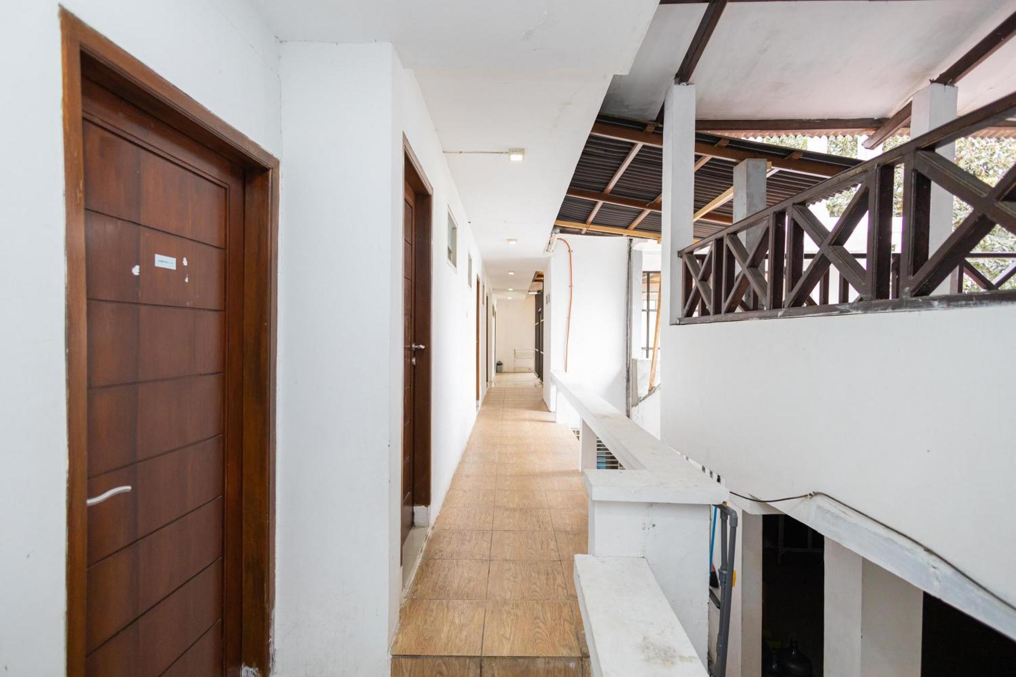 Reddoorz Syariah At Wisma Djokorio Poncokusumo Malang Exteriér fotografie