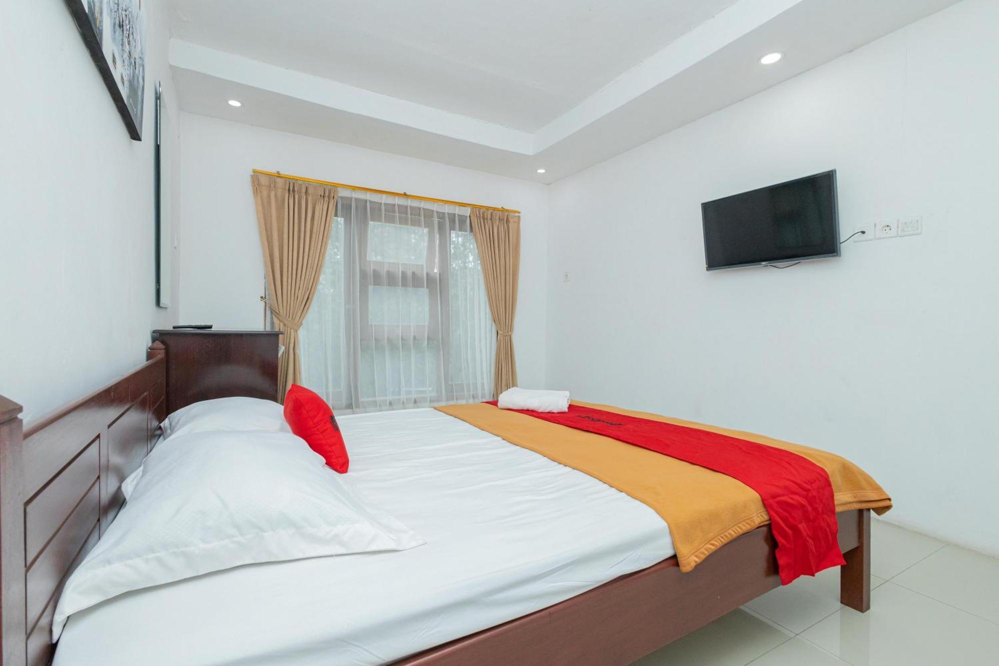 Reddoorz Syariah At Wisma Djokorio Poncokusumo Malang Exteriér fotografie