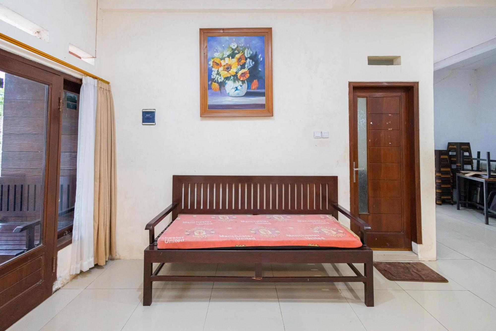Reddoorz Syariah At Wisma Djokorio Poncokusumo Malang Exteriér fotografie
