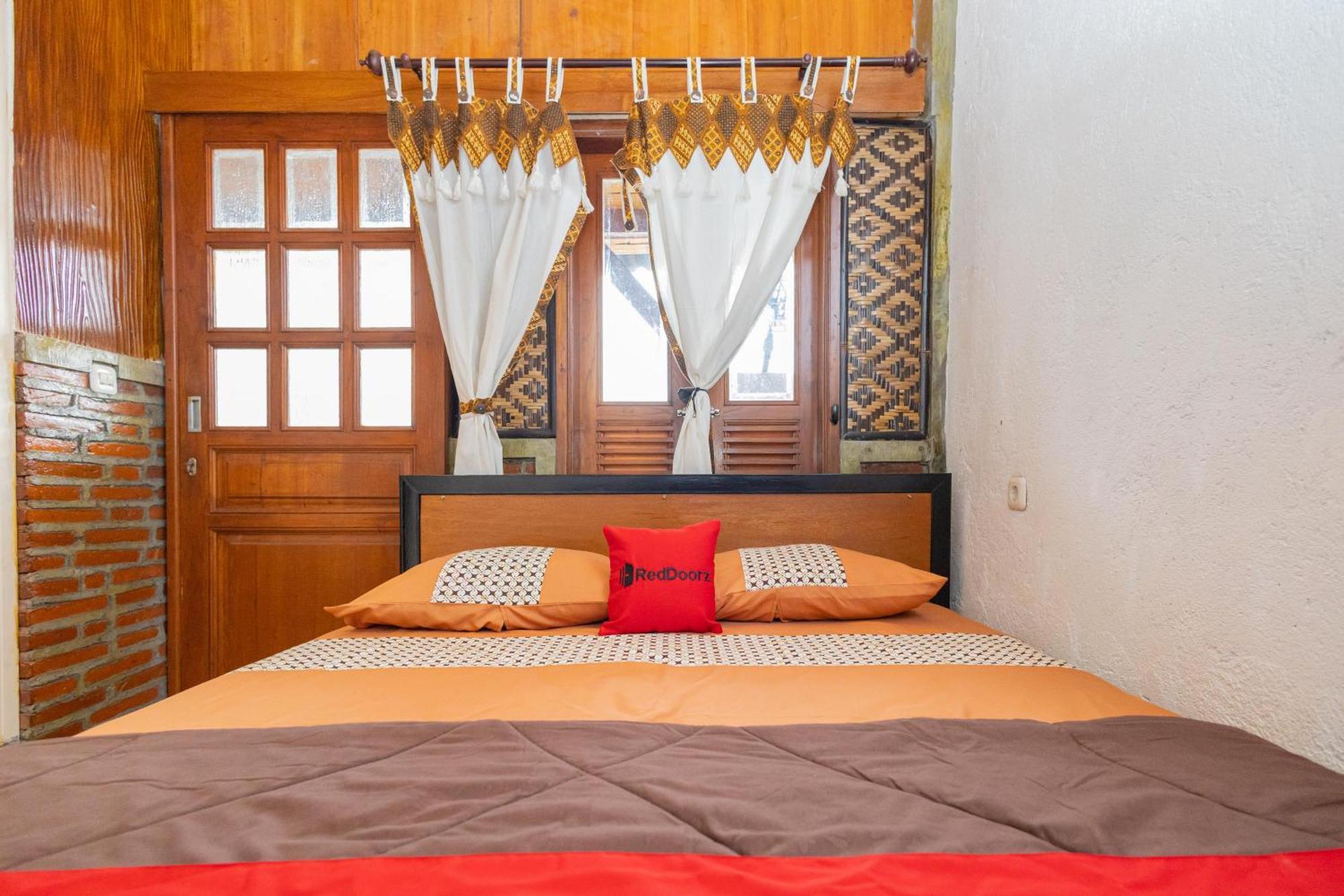 Reddoorz Syariah At Wisma Djokorio Poncokusumo Malang Exteriér fotografie