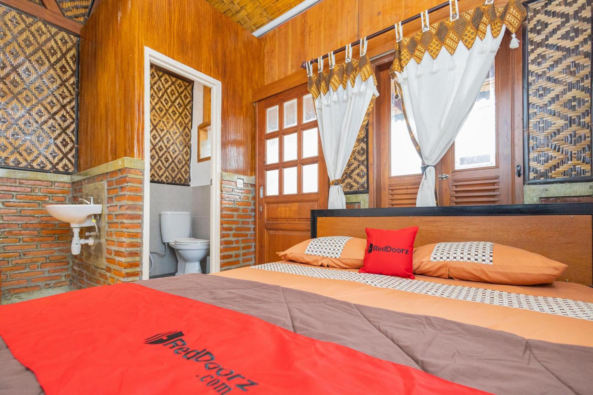 Reddoorz Syariah At Wisma Djokorio Poncokusumo Malang Exteriér fotografie